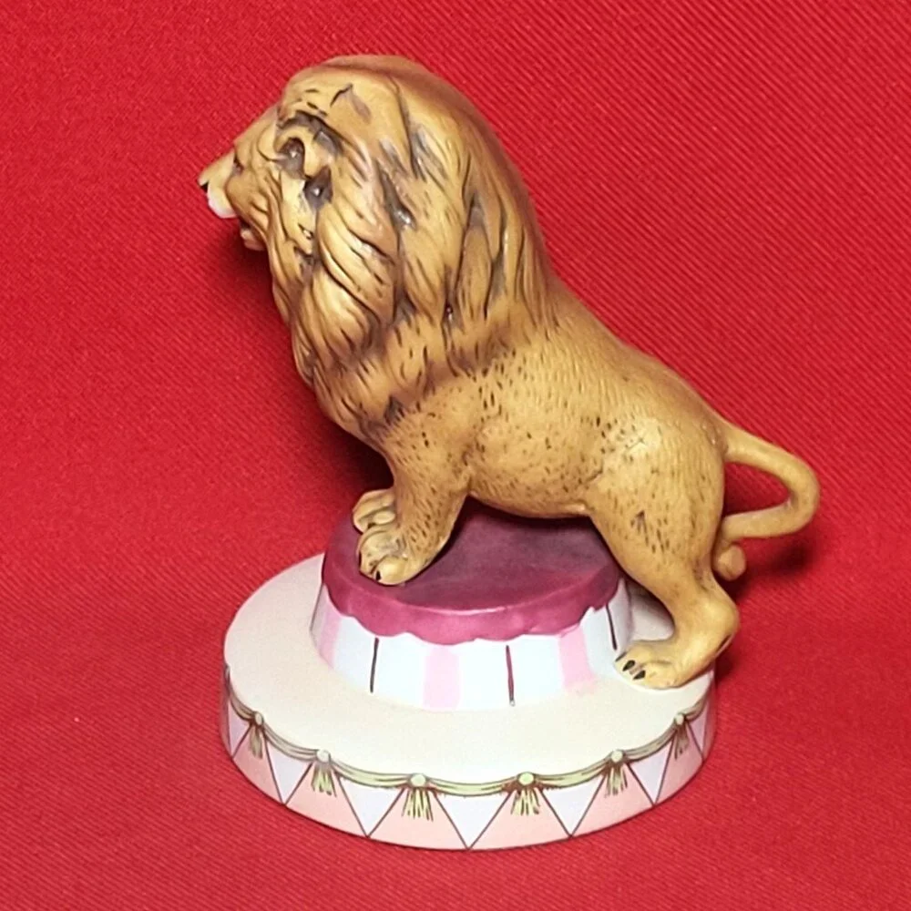 Circus Royale Ceramic Lion Figurine 1983